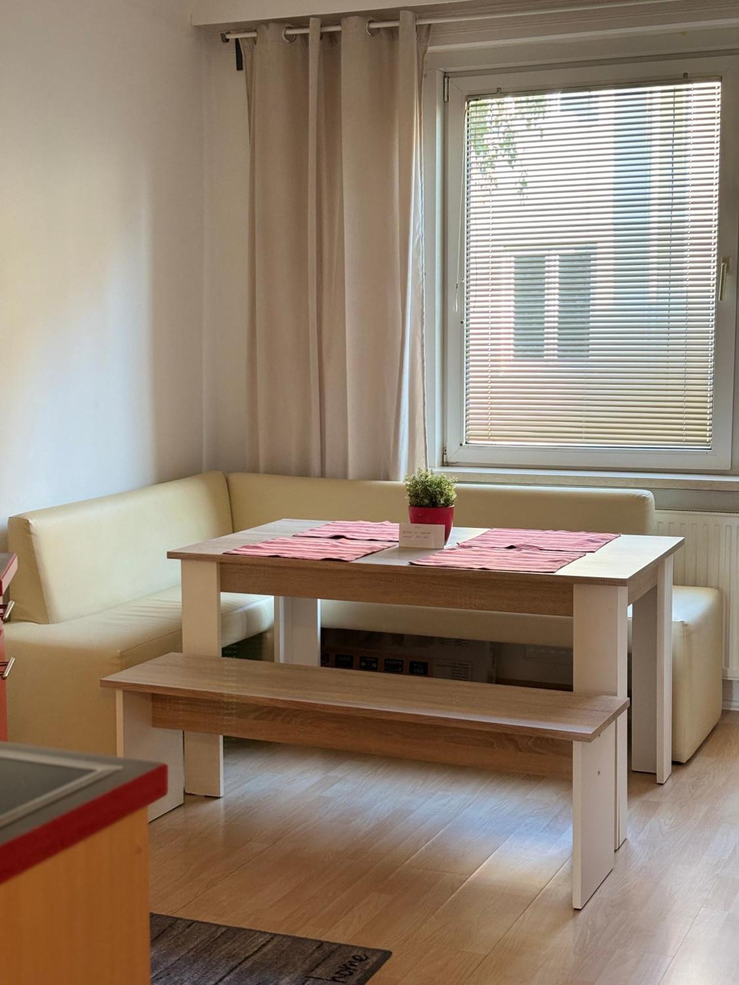 Zum Breyer Bnb City Apartment Баден Экстерьер фото